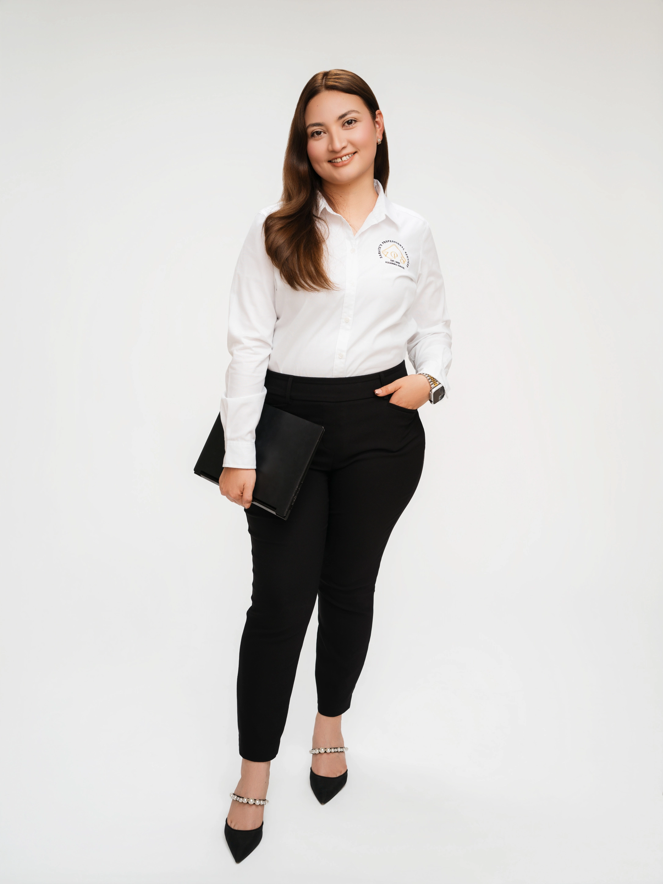 Alejandra Zarate full portrait